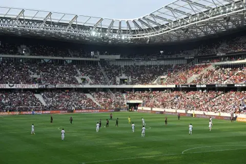 inaug-allianz-riviera-049726-893