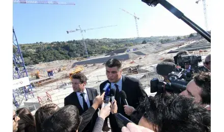 m-nicestadium-visitededaviddouillet-alexandre-debbache-niceecostadium-251111-3234
